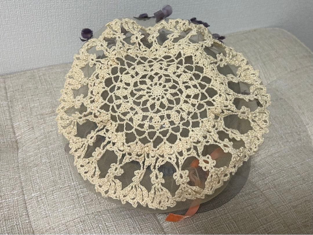 【未使用】バラ色の帽子　お花のカクテルベレー（ベージュ）