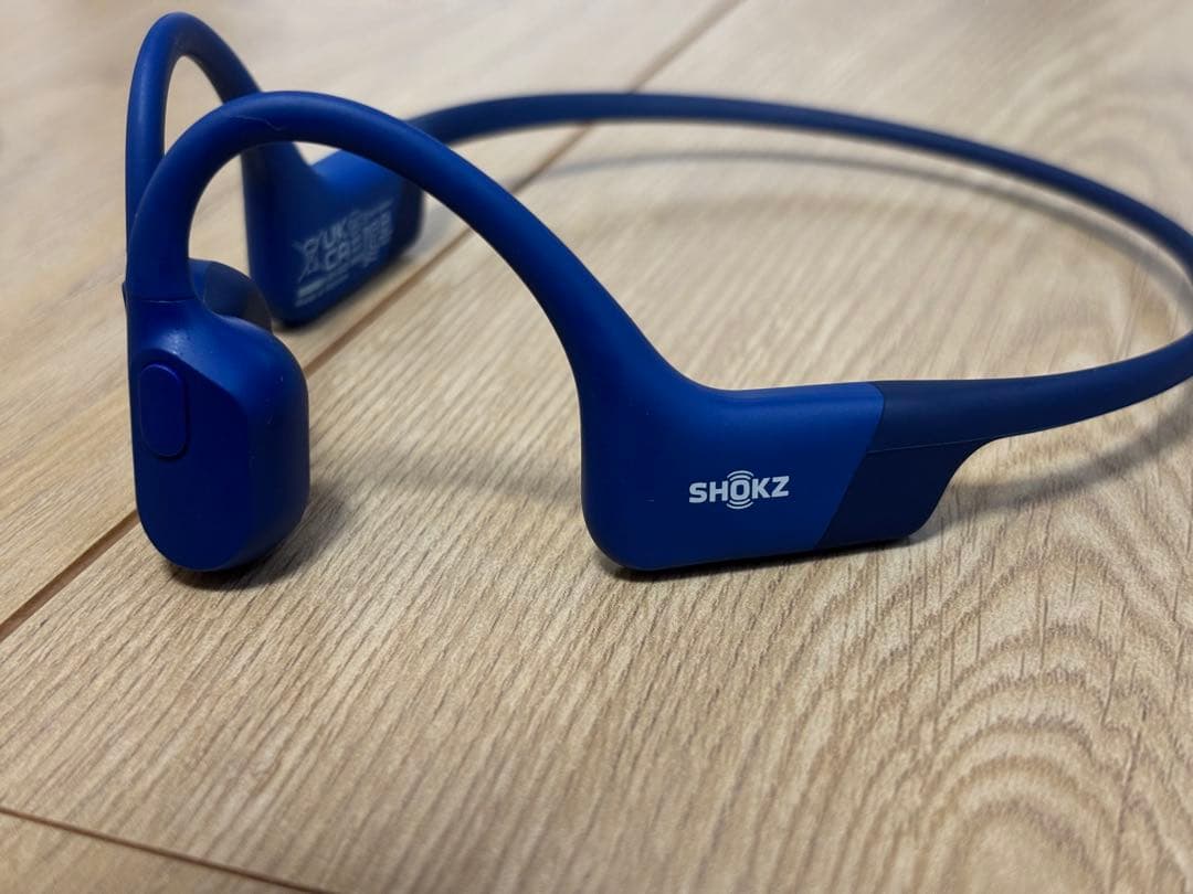 SHOKZ OpenRun(青), OpenRun pro(黒) 骨伝導イヤホン