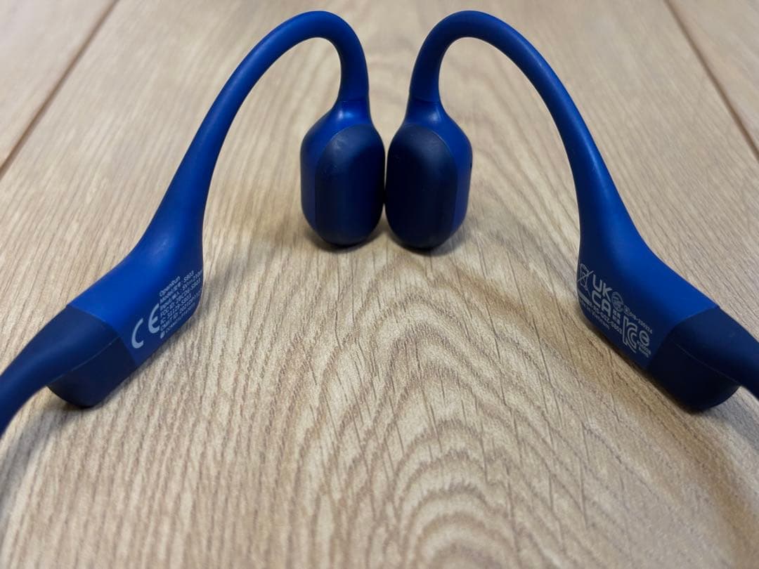 SHOKZ OpenRun(青), OpenRun pro(黒) 骨伝導イヤホン