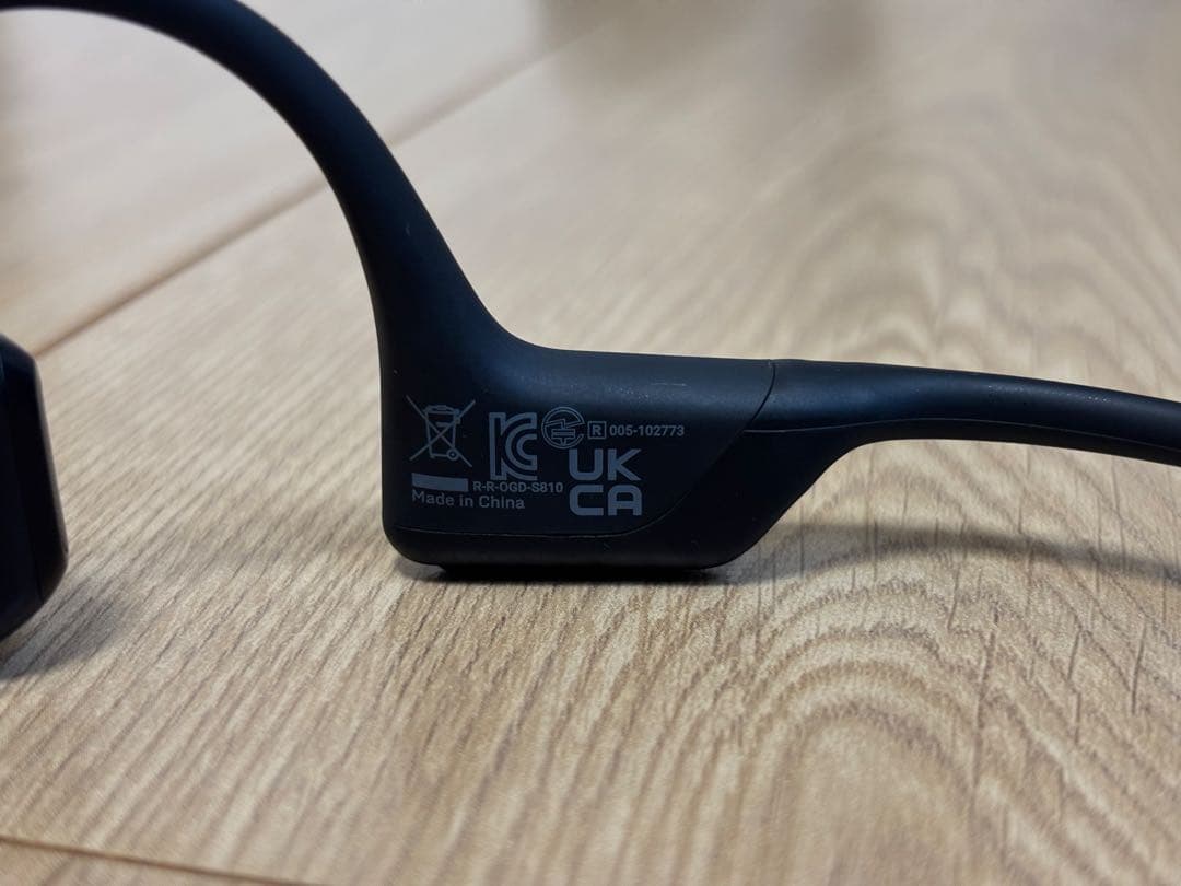 SHOKZ OpenRun(青), OpenRun pro(黒) 骨伝導イヤホン