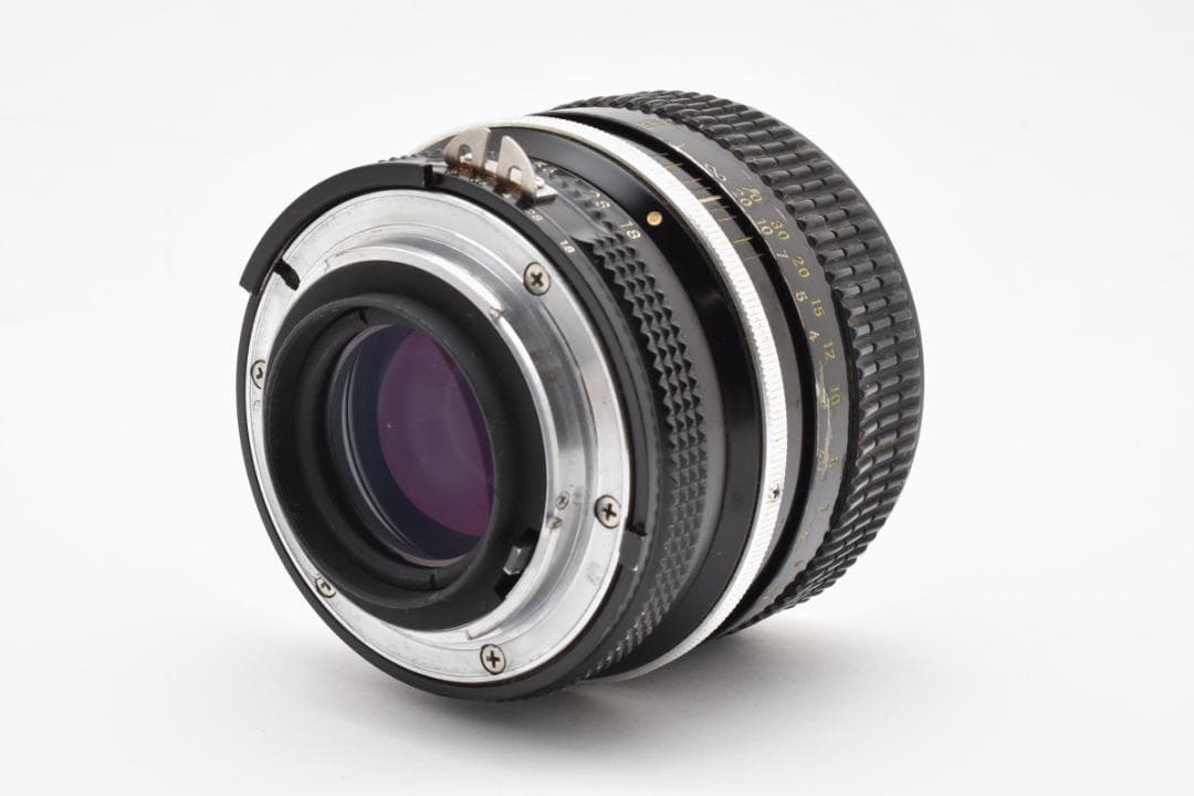 ニコン NIKKOR 85mm f/1.8 f 1.8 Ai MF 0906