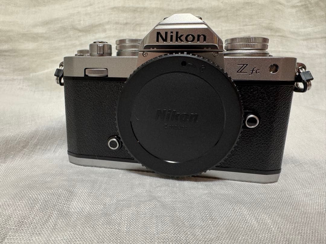 Nikon Z fc ボディ　グリップ付き