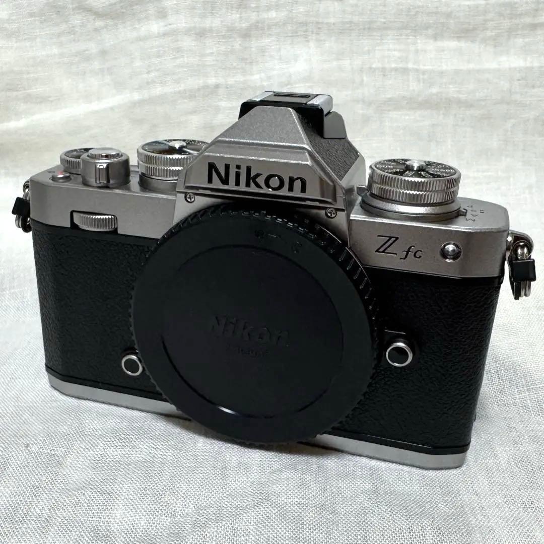 Nikon Z fc ボディ　グリップ付き