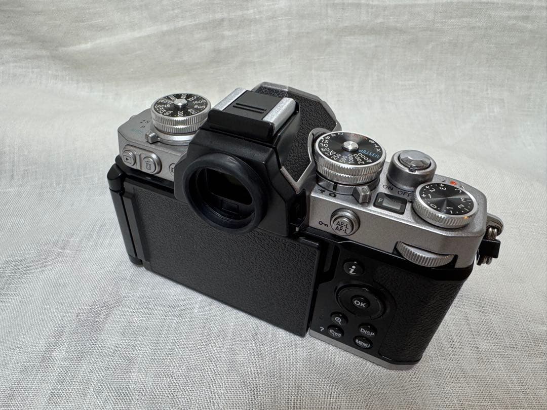 Nikon Z fc ボディ　グリップ付き