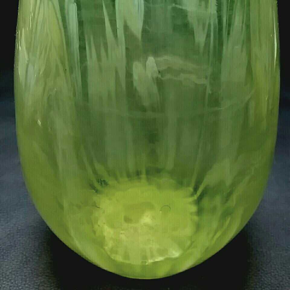 瀬戸内 です 大きな 手吹き ウラン ガラス フラワーベース