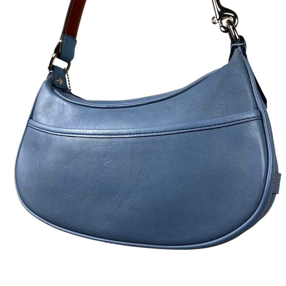 コーチ　ワンショルダーバッグ　アクセサリーポーチ　ハンドバッグ　レザー　ロゴ