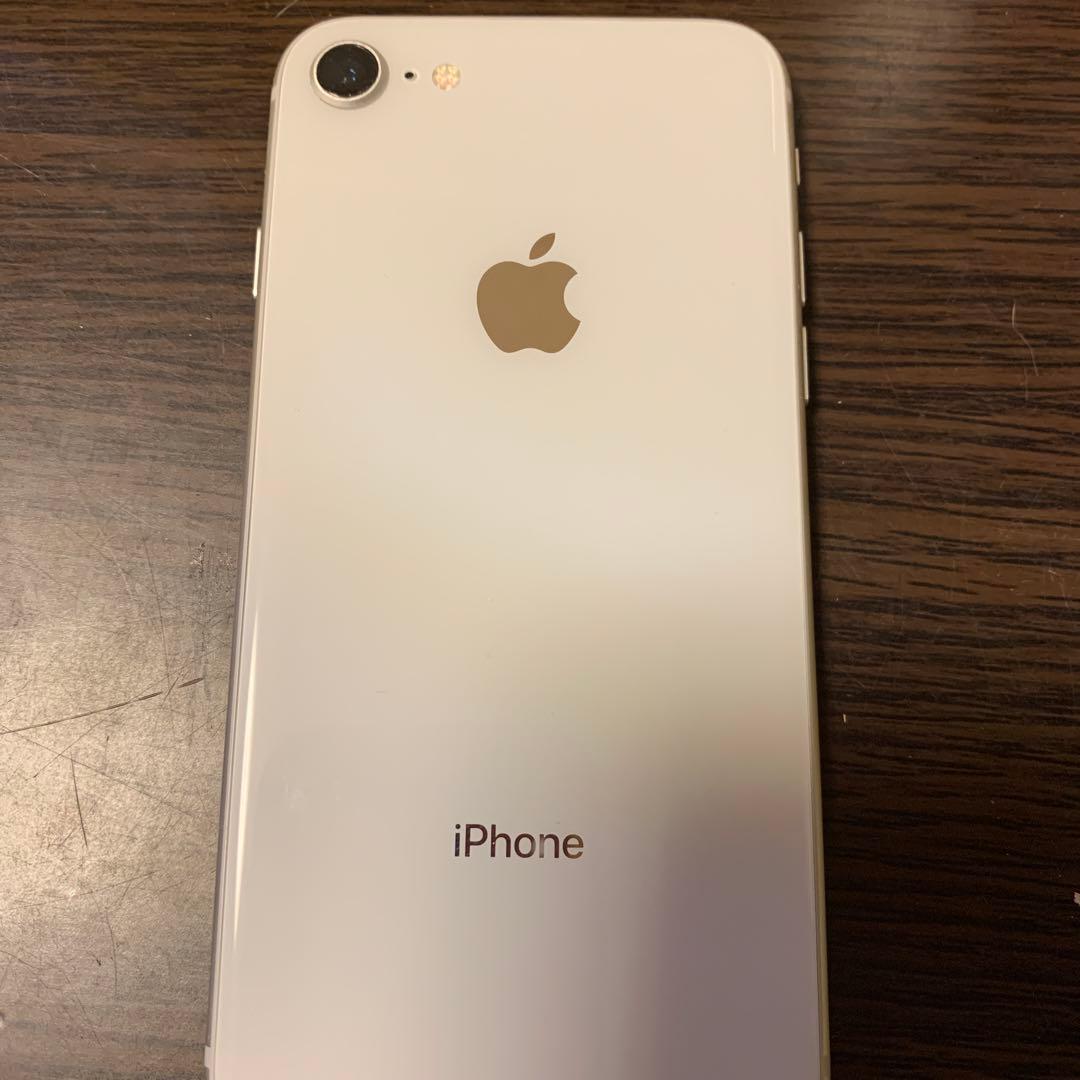 Apple iPhone 8 本体