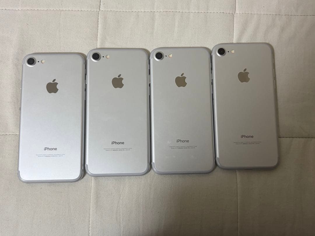 【初期化済み】iPhone7 SIMフリー　32GB シルバー　4個