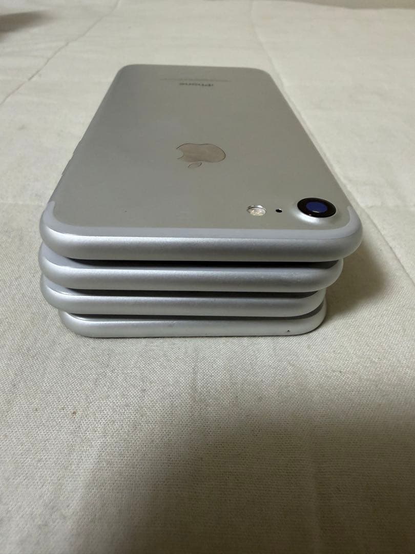【初期化済み】iPhone7 SIMフリー　32GB シルバー　4個