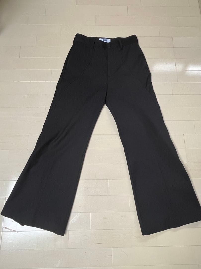 goat essence フレアパンツ