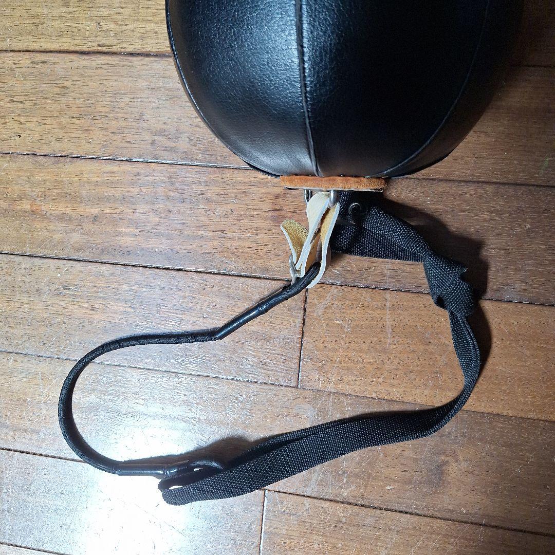 306 Winning パンチングボール 黒 ストラップ付き(丸型)