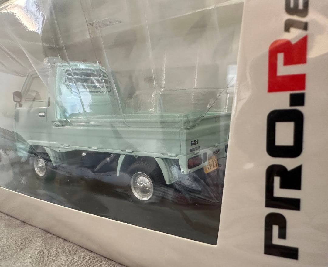 Schuco ホンダTN7 ミントグリーン 1/18