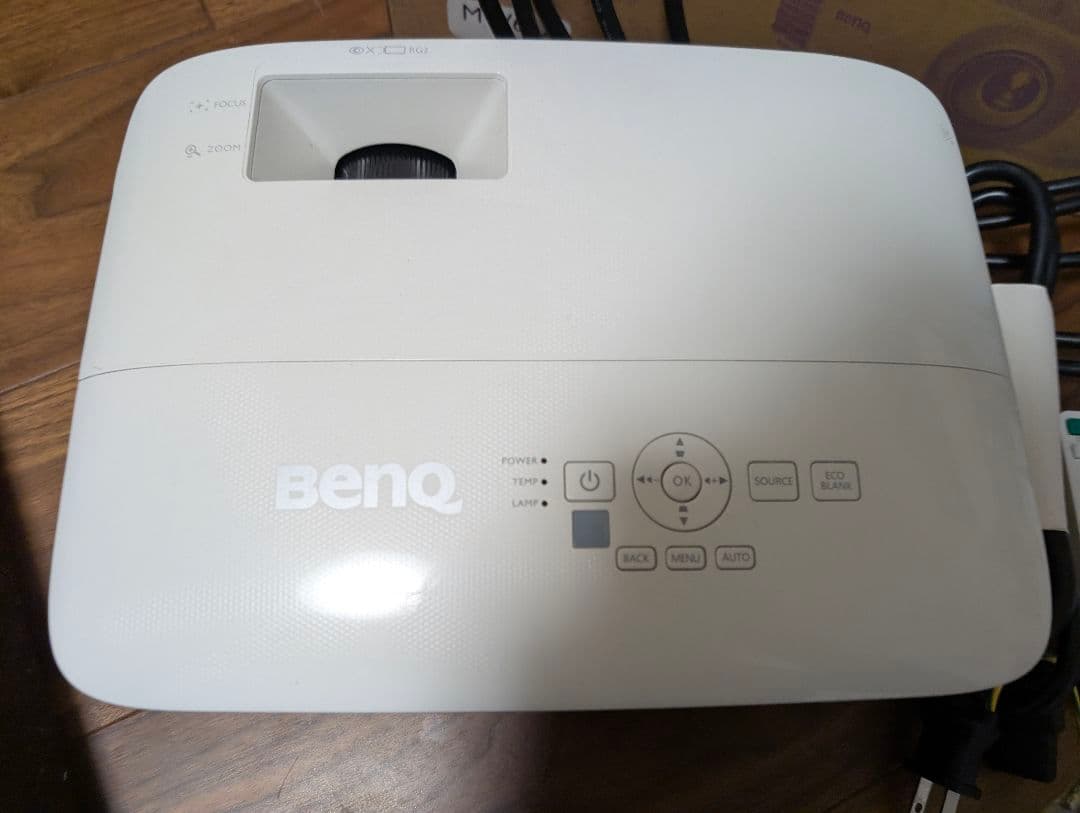 【美品】BENQ MW612 プロジェクター4000lm の会議室用