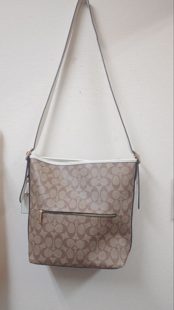 Coachスヌーピー パッチ付きショルダーバッグ