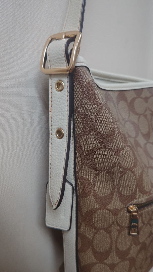 Coachスヌーピー パッチ付きショルダーバッグ