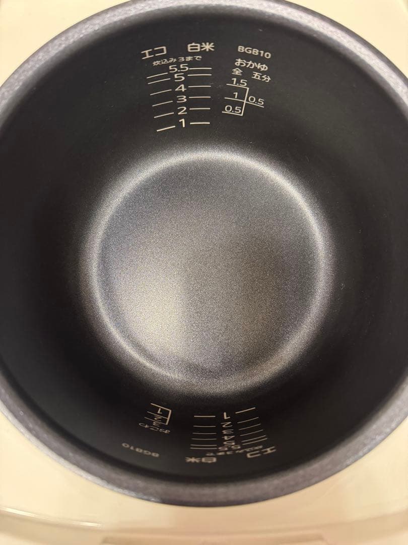 【匿名発送】TIGER タイガー JBH-G102-W 5.5合炊飯器 炊きたて