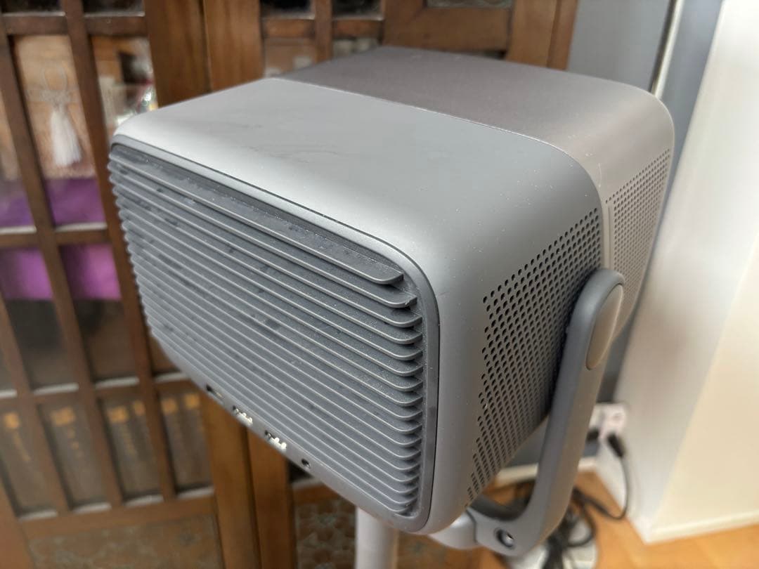 JMGO N1S Ultra 4K 3色レーザープロジェクター 純正スタンド付