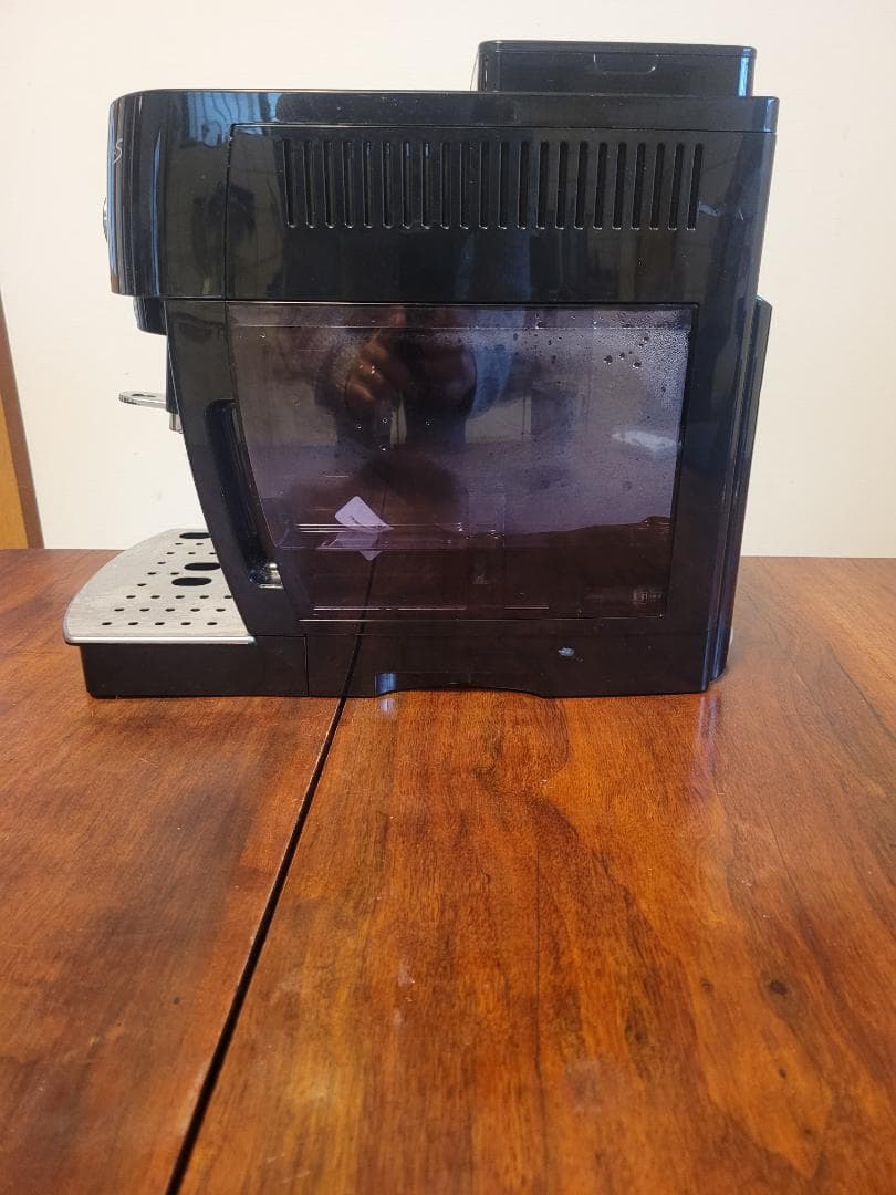 De'Longhi Magnifica エスプレッソマシン ブラック