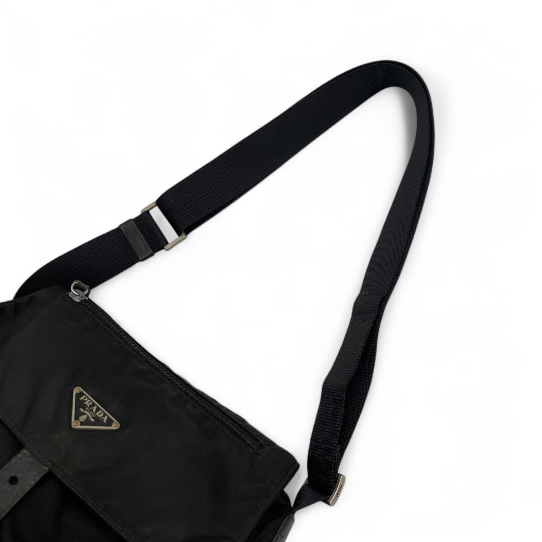良品 PRADA ショルダーバッグ ナイロン ブラック 三角ロゴ