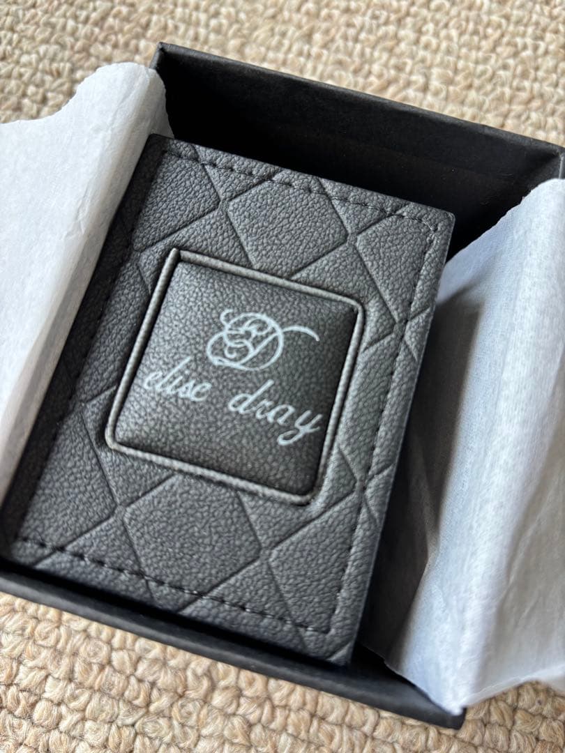 ドゥロワー　ダイヤ　羽　チャーム