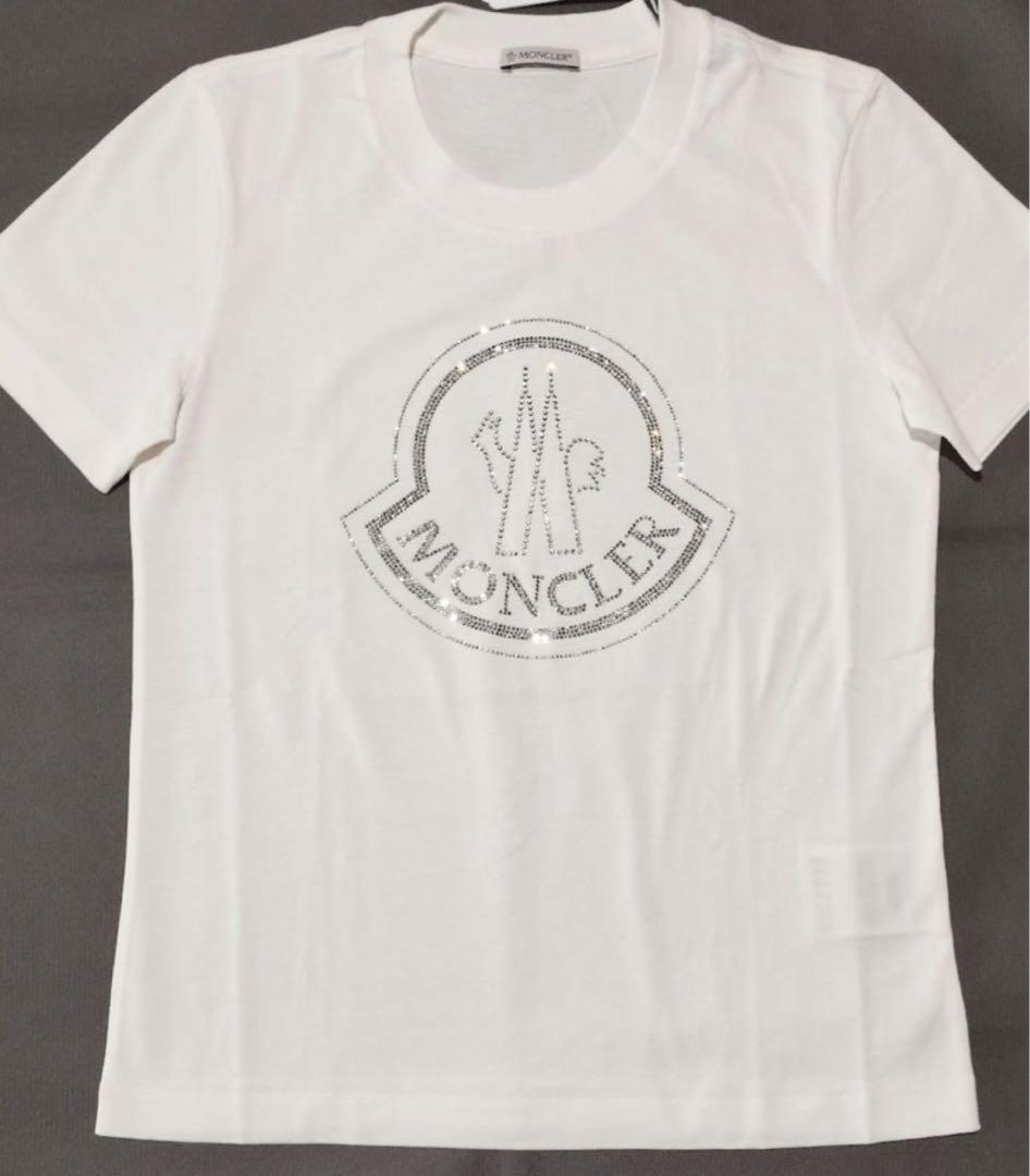 MONCLERロゴ入りホワイトTシャツ