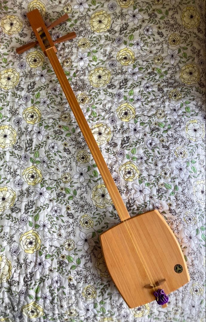 箱三味線　ごったん　黒木之製　木製三味線 3弦 紫色装飾