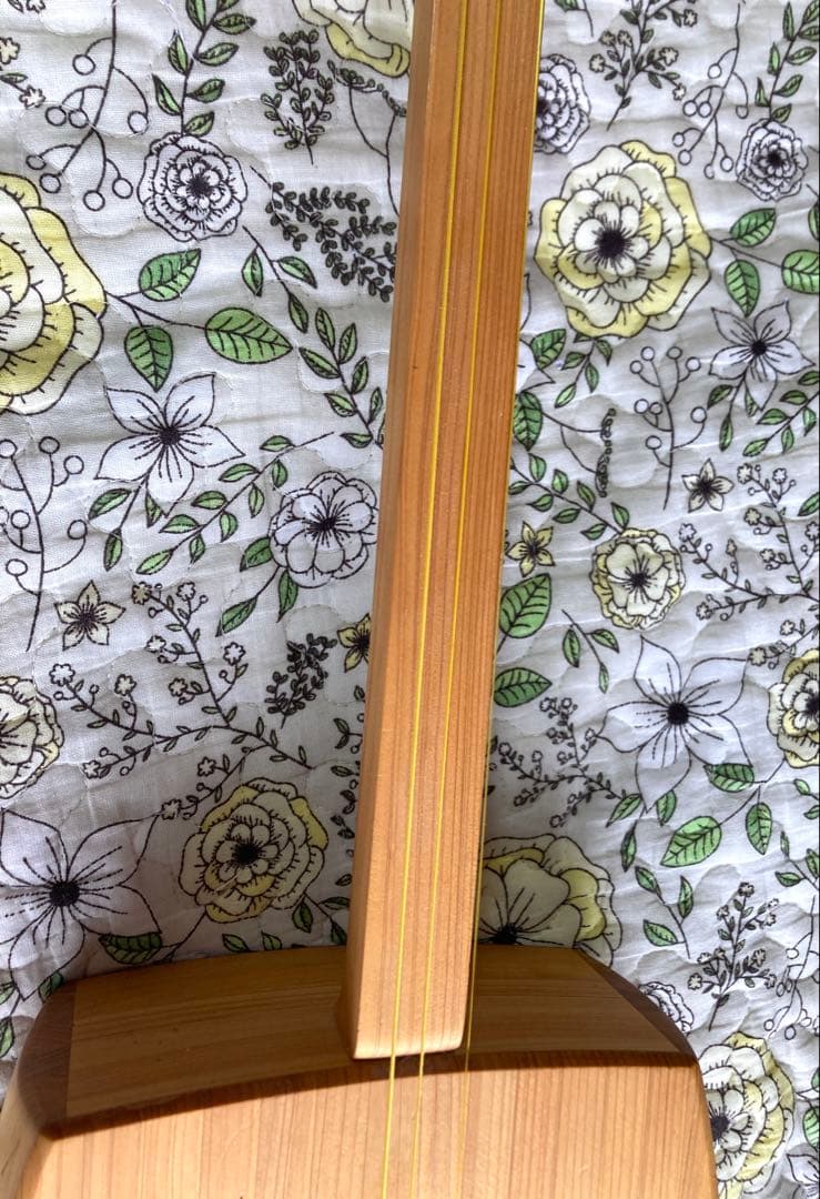 箱三味線　ごったん　黒木之製　木製三味線 3弦 紫色装飾