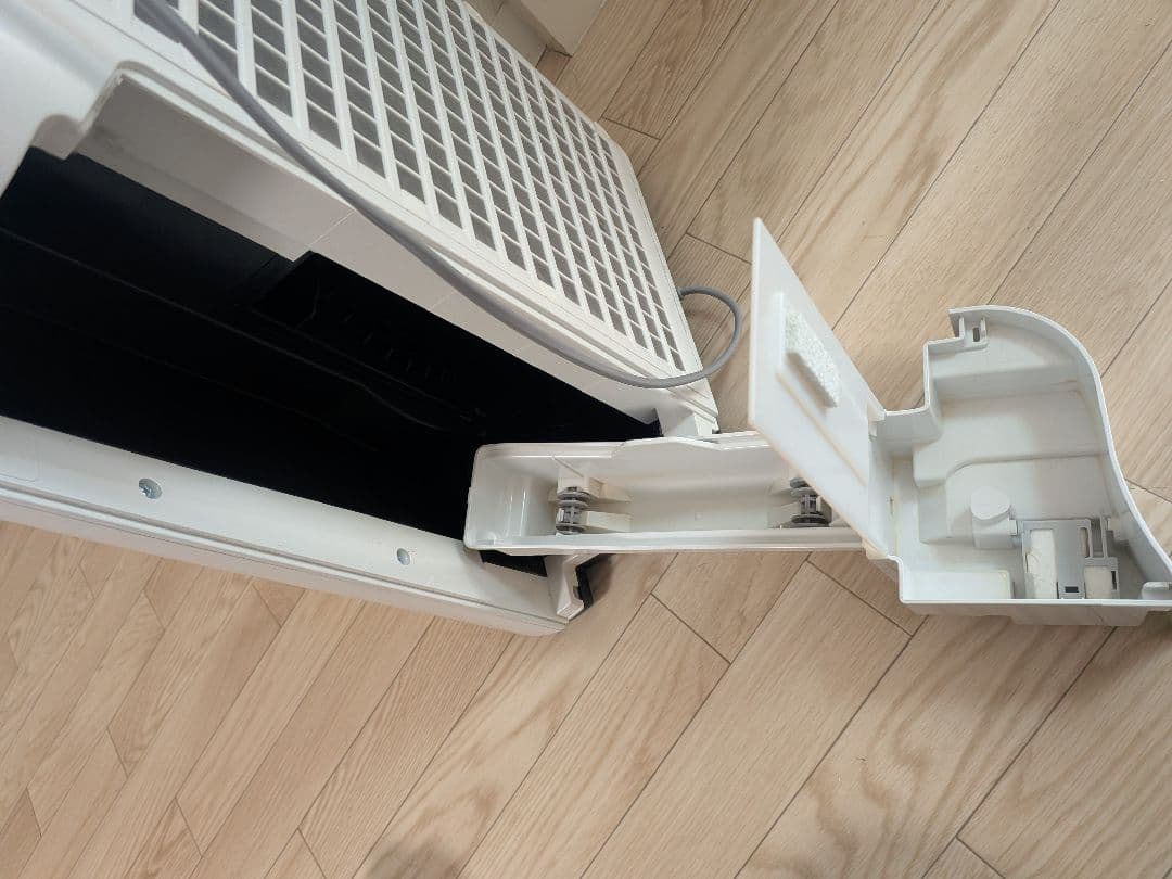 SHARP 空気清浄機 ホワイト　KC-R50-W