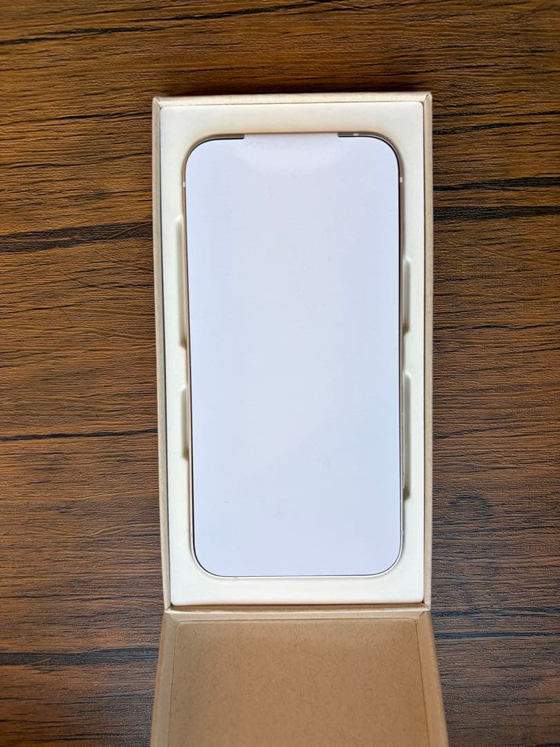 Apple iPhone 13 スターライト 本体