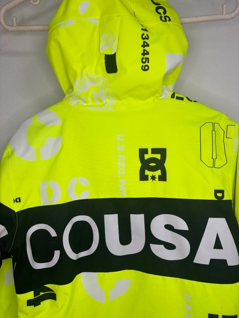 Dc蛍光色のスノーボード・スキーウエア上下セット・サイズ135～140cm