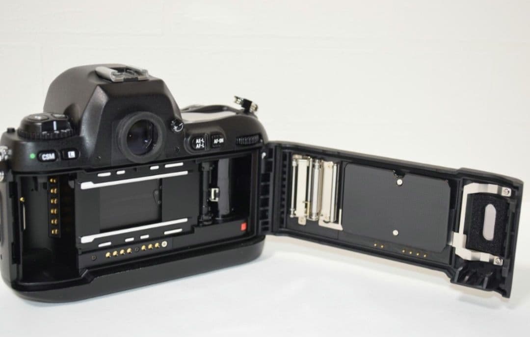 美品☆即日配送☆Nikon F100 ニコン フィルムカメラ 一眼レフカメラ☆