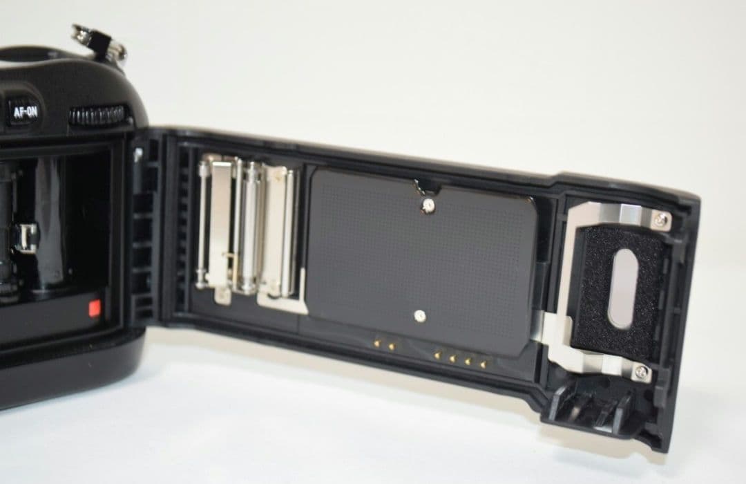 美品☆即日配送☆Nikon F100 ニコン フィルムカメラ 一眼レフカメラ☆