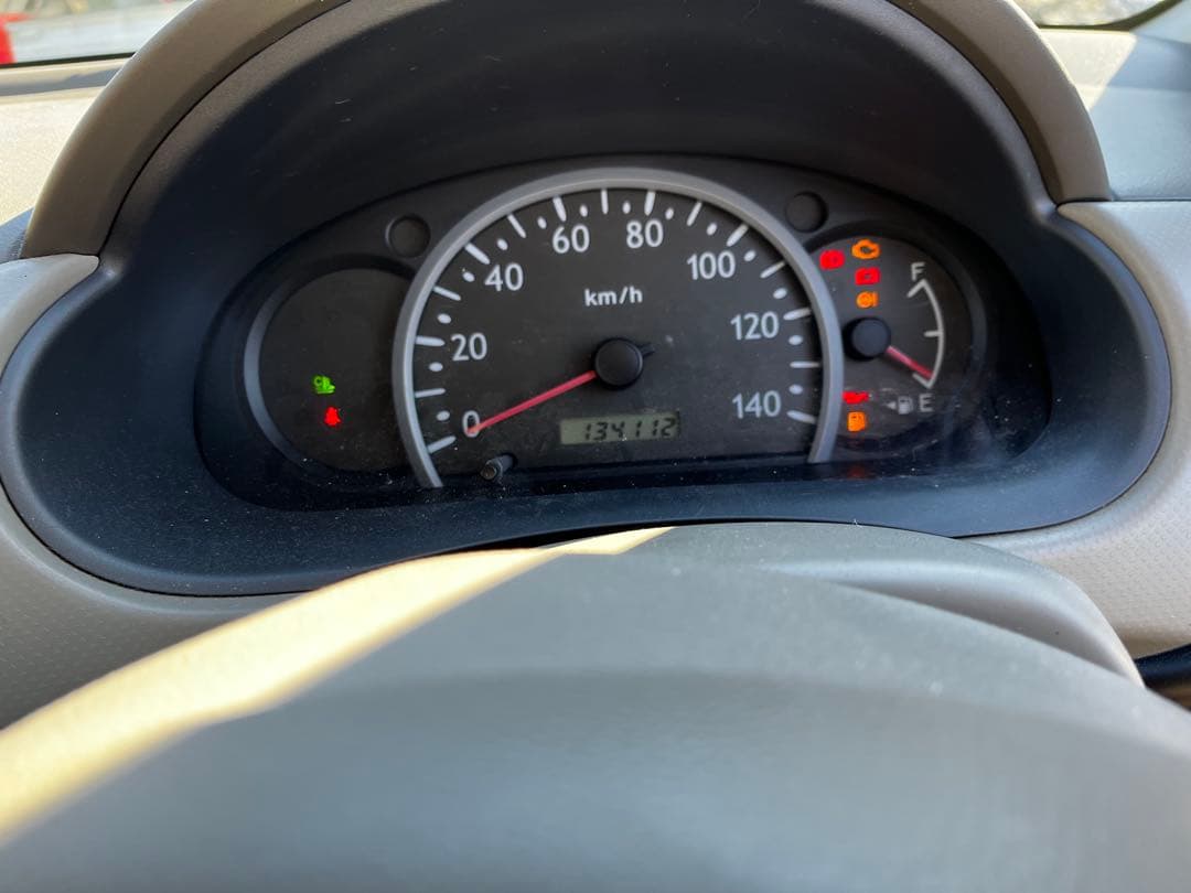 スズキアルト　MT★車検令和8年7月★2WD