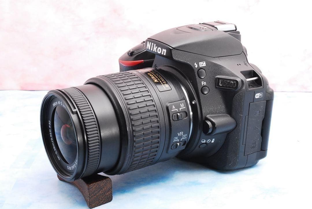 Nikon D5500☆一眼レフカメラ☆手ぶれ補正レンズ☆Wi-Fi搭載
