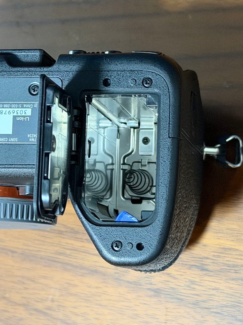 【ゆう】SONY α7IV アルファ7IV ミラーレス一眼 ボディ本体