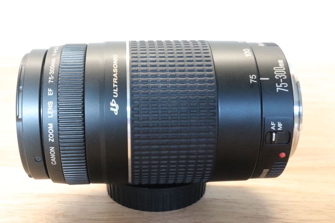 Canon EF 75-300mm f/4-5.6 III USM ズームレンズ