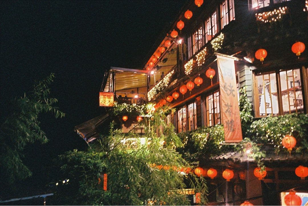 Nikon 一眼レフカメラ Nikkorレンズ付き