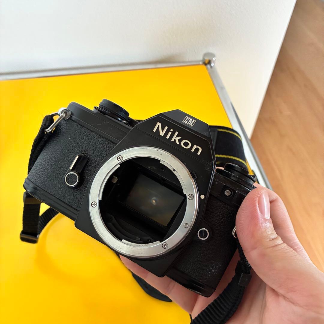 Nikon 一眼レフカメラ Nikkorレンズ付き