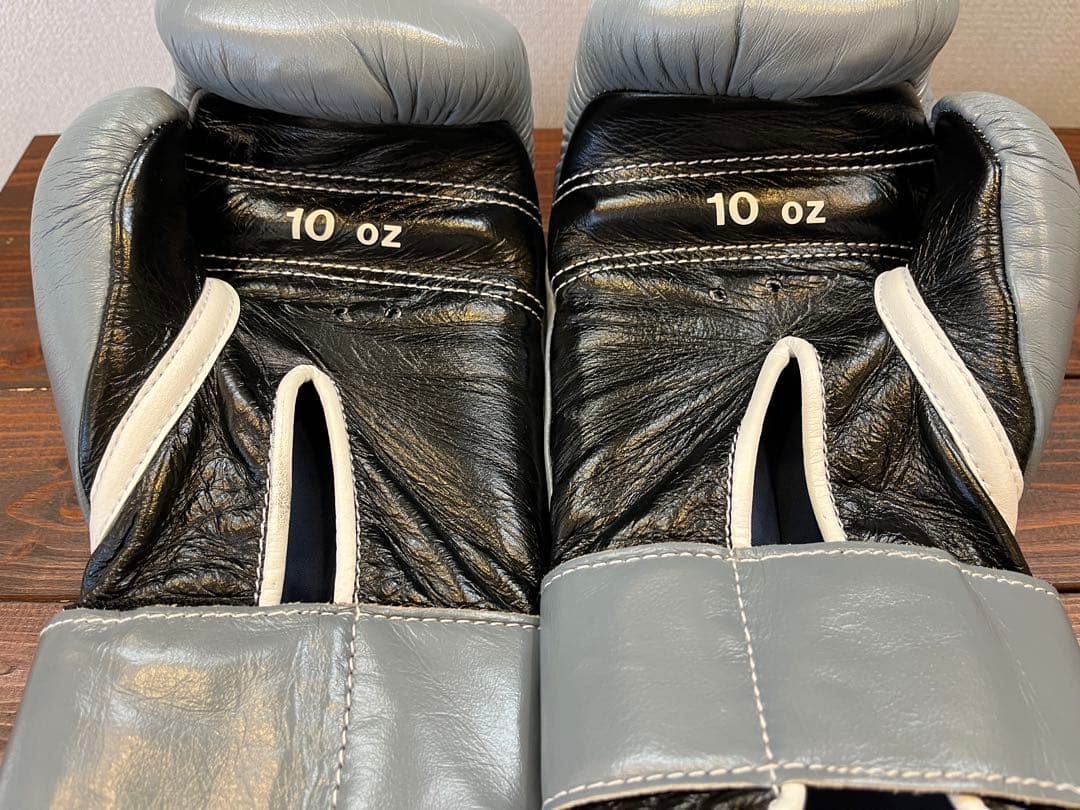 Winning オーダー ボクシンググローブ 10oz グレー／ブラック