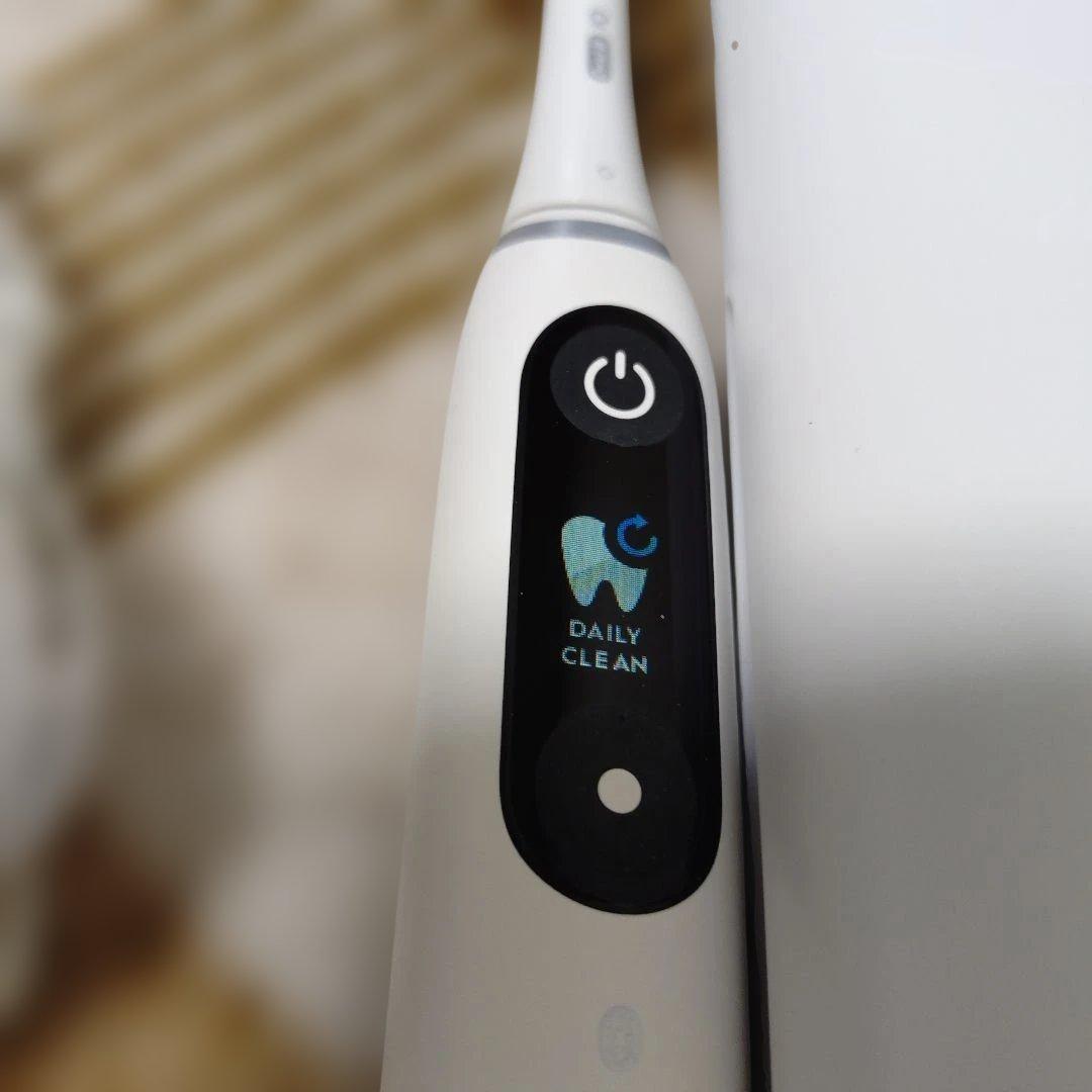 ブラウン　電動歯ブラシ　io8