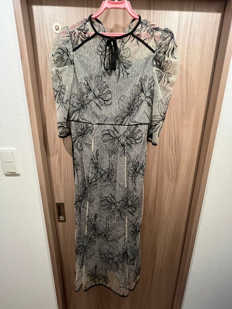 lejaレースフロントバックリボンパフスリーブマーメイドフレアロングワンピース