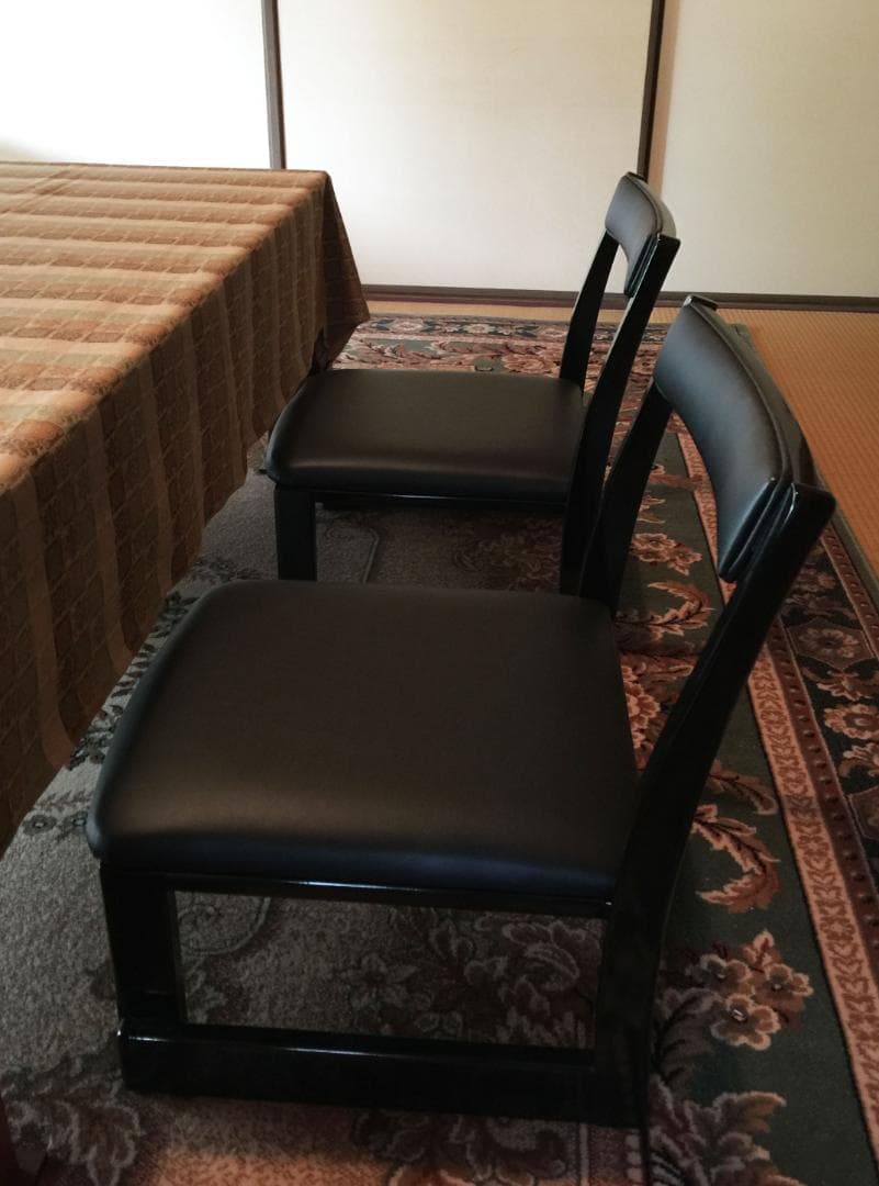 料亭で使用している足が楽な 座椅子２脚セット (極美品）