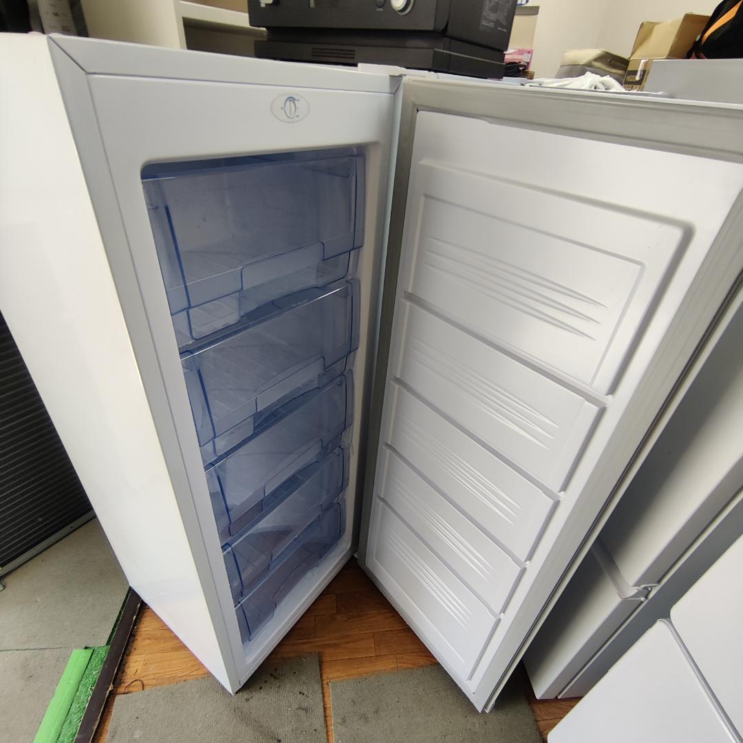 ①大阪市内配送無料 テンボス TBUF-152 冷凍ストッカー 大容量152L