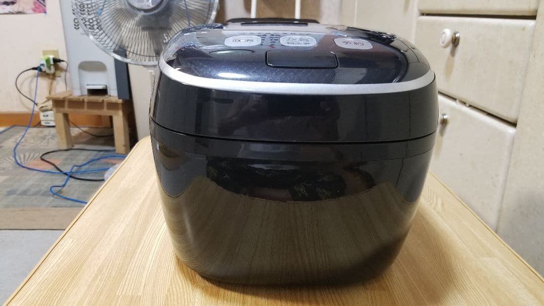 ☆2021年製☆タイガー圧力IH炊飯器 ☆ご泡火炊き☆遠赤9層土鍋かまどコート釜