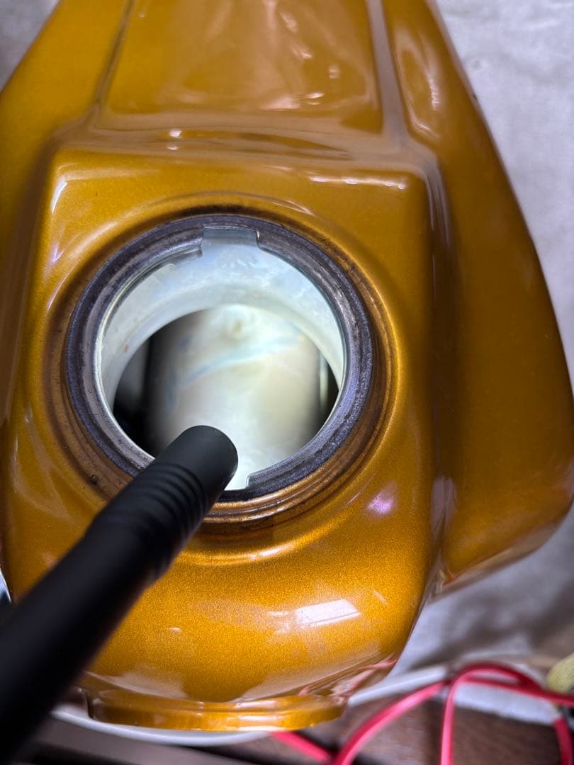 TW200 タンク　ゴールド　凹みなし！美品！タンク内写真追加