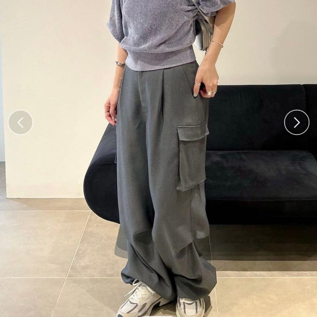 emmi / タックドロストフォルムカーゴパンツ