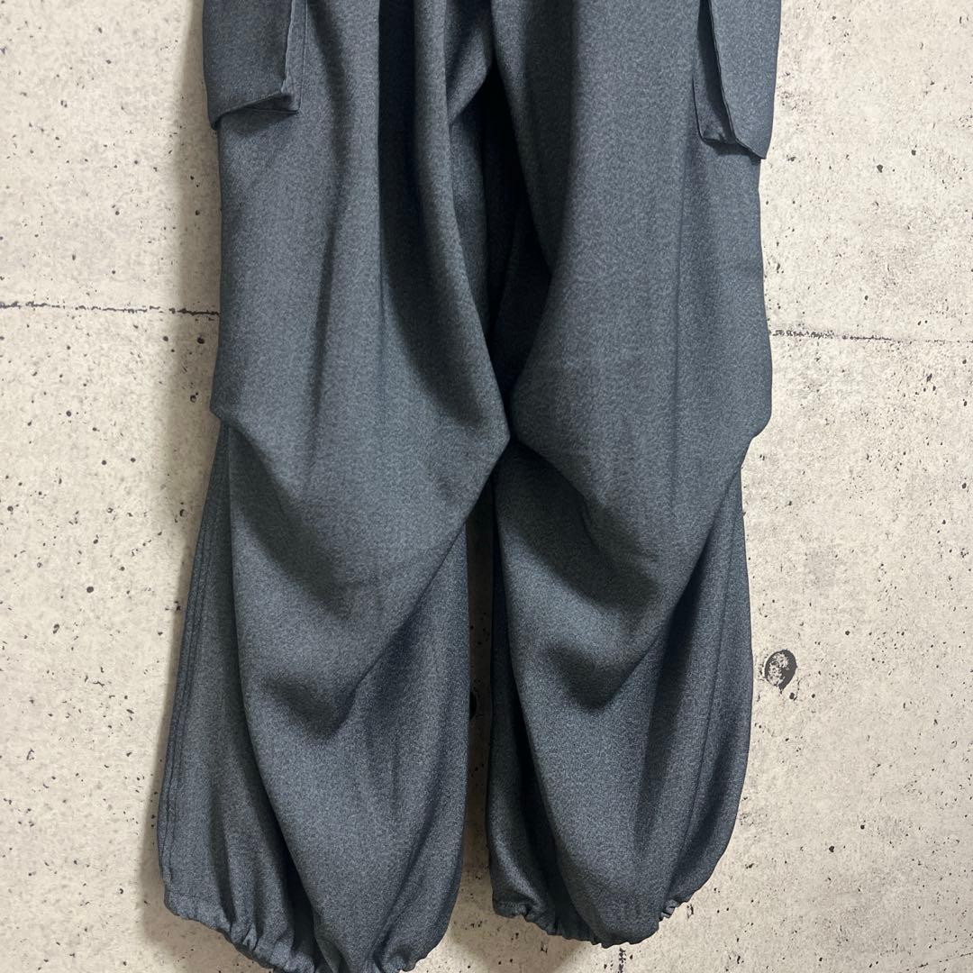 emmi / タックドロストフォルムカーゴパンツ