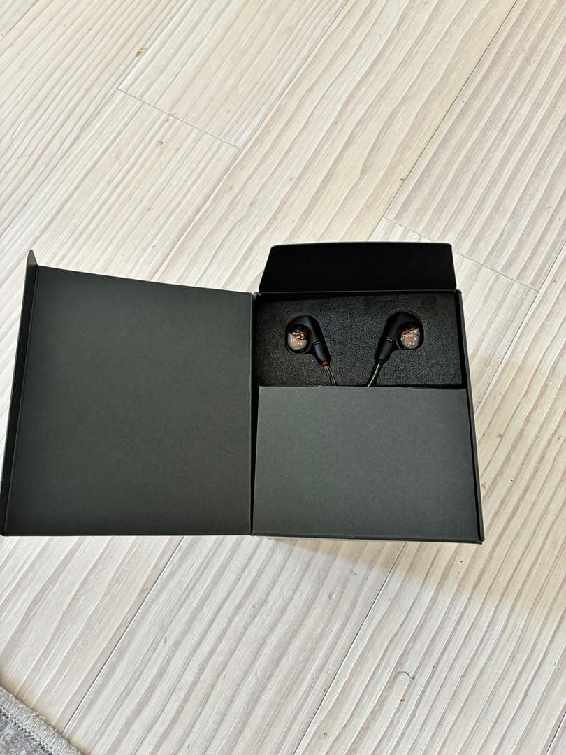 イヤホン ATH-E70