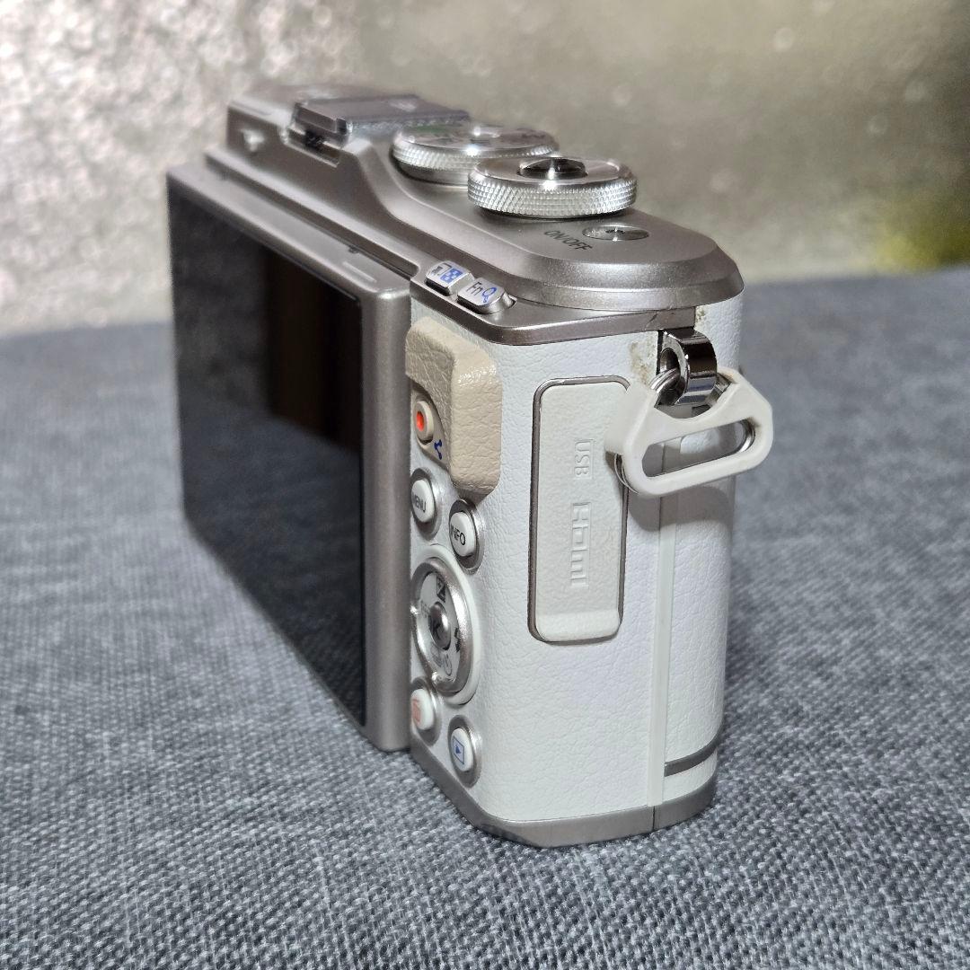 OLYMPUS PEN E-PL9ホワイト ミラーレスカメラ