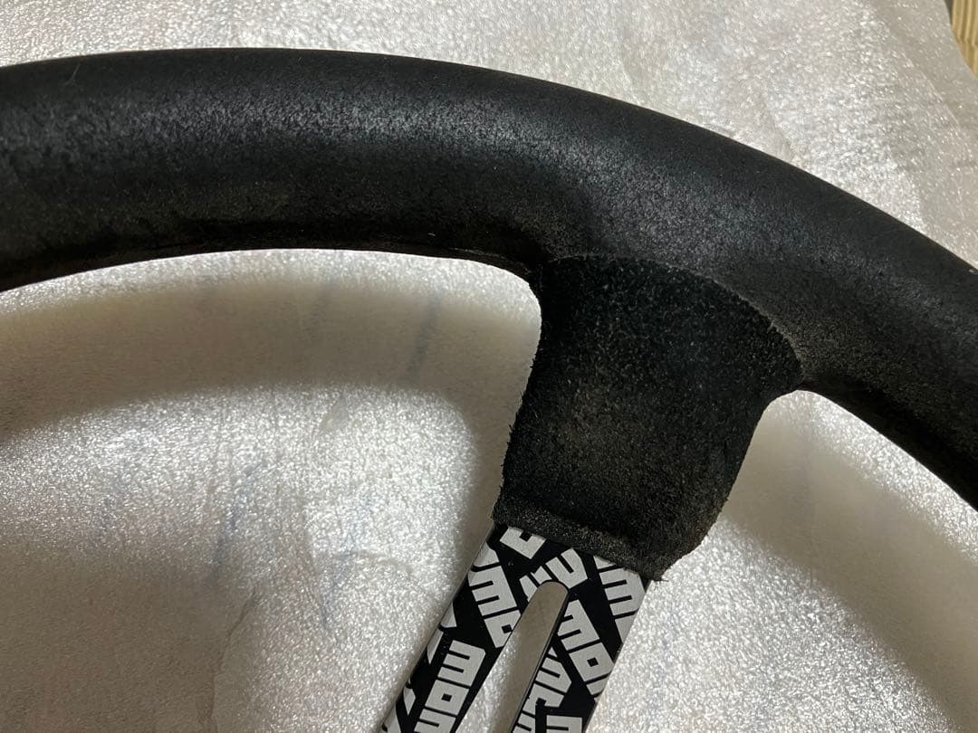 momo ステアリング　ウルトラジャパン　ブラックスエード　UJ-02